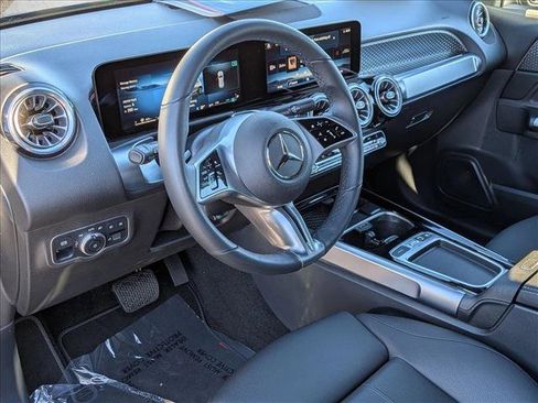 Certified 2025 Mercedes-Benz GLB 250 image 10