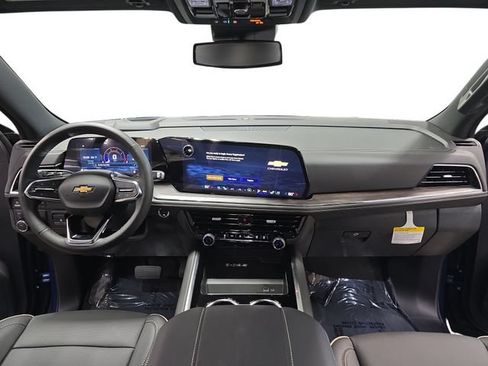 New 2026 Chevrolet Suburban Premier w/ Sun And Tow Package AWD/4WD image 10