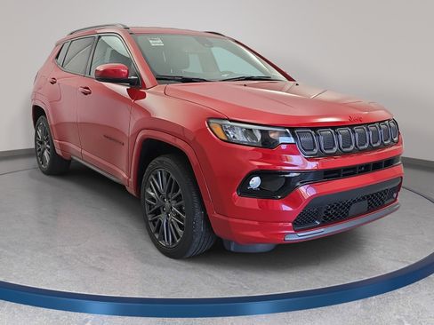 Used 2022 Jeep Compass Limited image 3