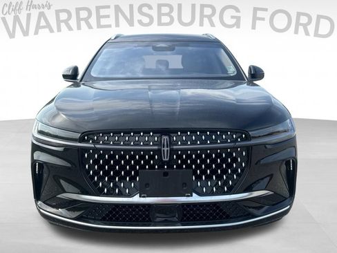 Used 2024 Lincoln Nautilus Reserve AWD/4WD image 2