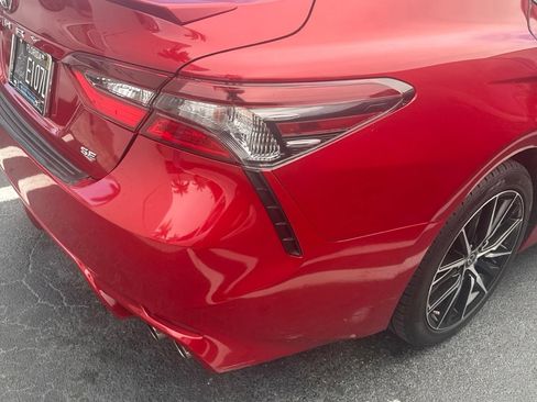 Used 2022 Toyota Camry SE FWD image 6