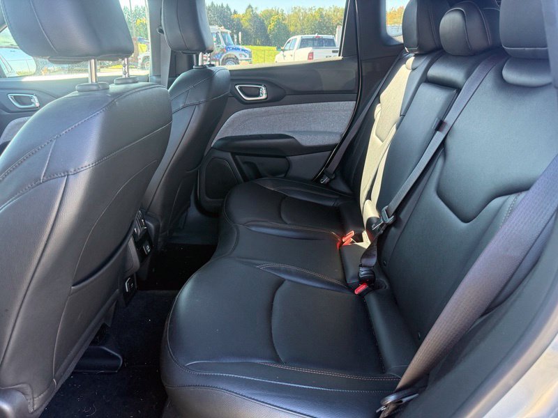 Used 2023 Jeep Compass Latitude AWD/4WD image 5