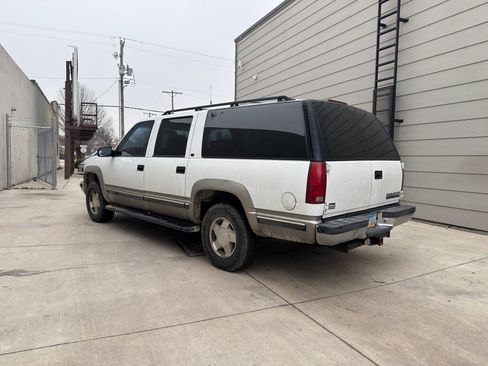 Used 1999 Chevrolet Suburban 4WD w/ Preferred Equipment Group 3 image 5