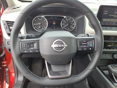 Certified 2025 Nissan Rogue SV image 9