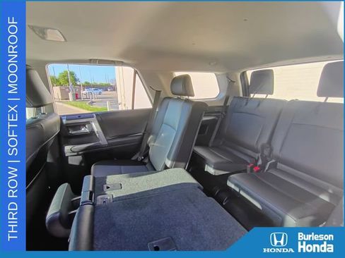 Used 2022 Toyota 4Runner SR5 Premium w/ Moonroof Package RWD image 10
