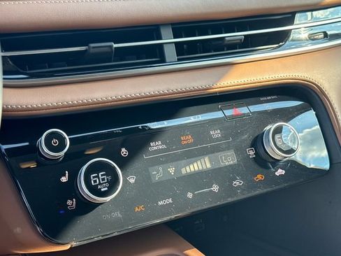 Used 2022 INFINITI QX60 Sensory w/ Cargo Package AWD/4WD image 19