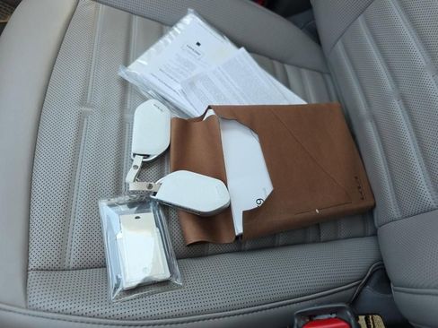 Certified 2024 Kia EV9 Land AWD/4WD image 12