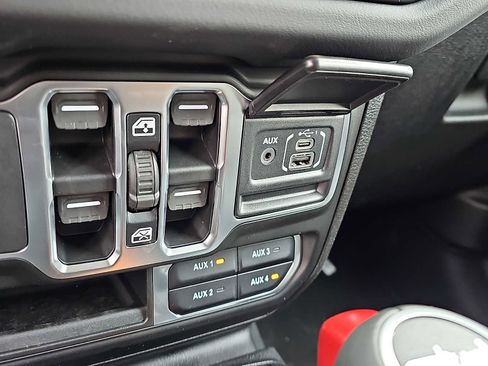 New 2026 Jeep Wrangler Unlimited Sahara AWD/4WD image 16