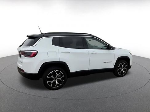 Used 2025 Jeep Compass Limited AWD/4WD image 12