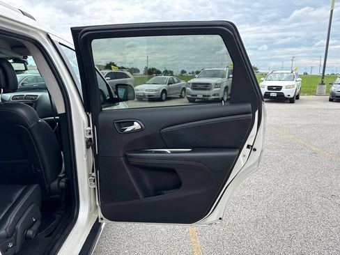 Used 2018 Dodge Journey Crossroad w/ Popular Equipment Group FWD image 12
