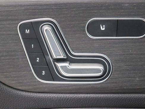 Used 2026 Mercedes-Benz GLB 250 image 23