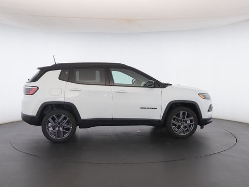 New 2026 Jeep Compass Limited image 30