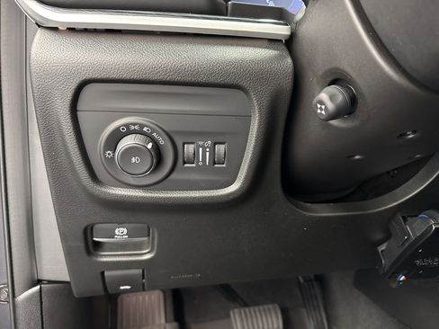 Used 2022 Jeep Grand Cherokee Trailhawk w/ ADV Protech Group II AWD/4WD image 38