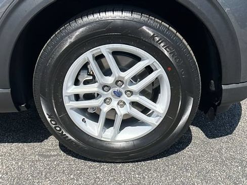 New 2026 Ford Explorer Active w/ Active Comfort Package RWD image 9