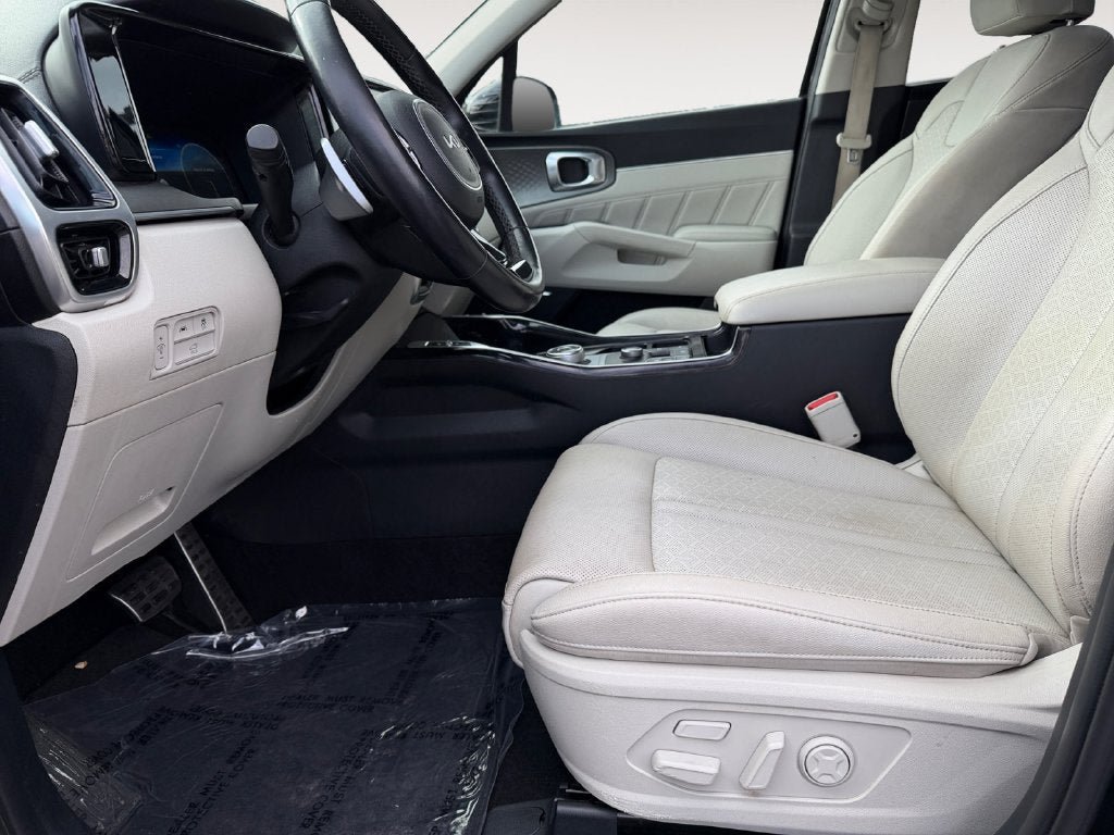 Used 2023 Kia Sorento SX Prestige w/ Panoramic Sunroof Package AWD/4WD image 6