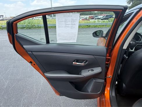 Used 2025 Nissan Sentra SR w/ SR Premium Package FWD image 19