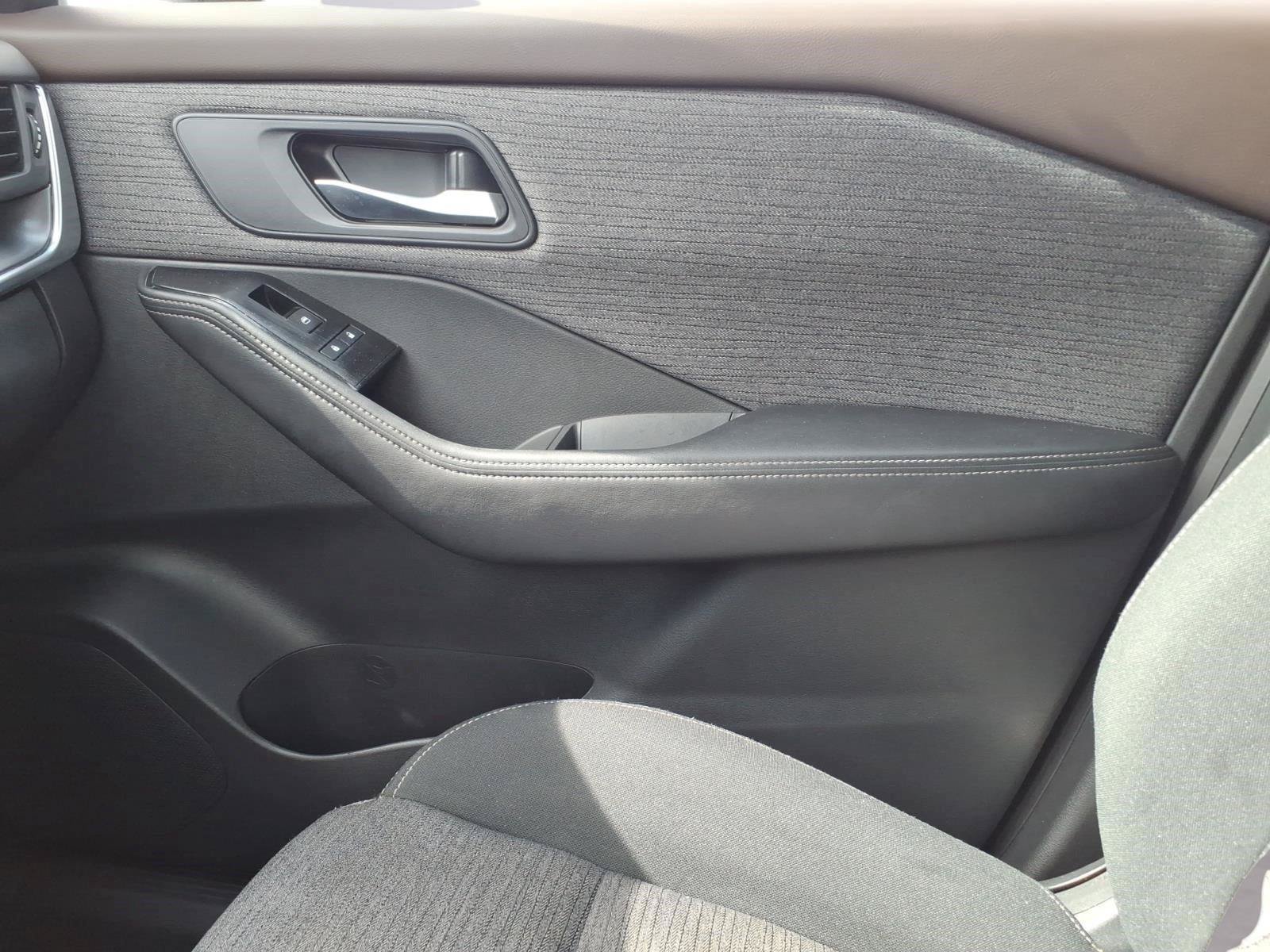 Used 2023 Nissan Rogue SV AWD/4WD image 27
