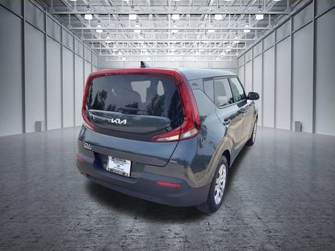Used 2022 Kia Soul LX FWD image 5