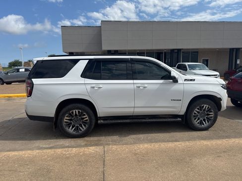Used 2021 Chevrolet Tahoe Z71 w/ Z71 Off-Road Package AWD/4WD image 6