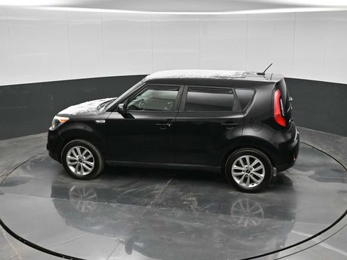 Used 2017 Kia Soul + image 23