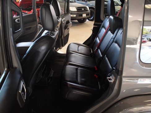 Used 2020 Jeep Wrangler Unlimited Rubicon w/ Quick Order Package 28Y Recon AWD/4WD image 38