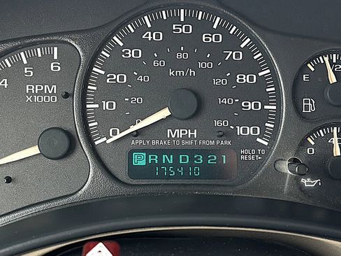 Used 2001 GMC Sierra 1500 SLE w/ Convenience Plus Group image 16