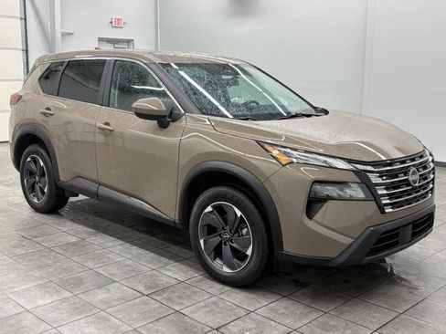 Used 2025 Nissan Rogue SV FWD image 1