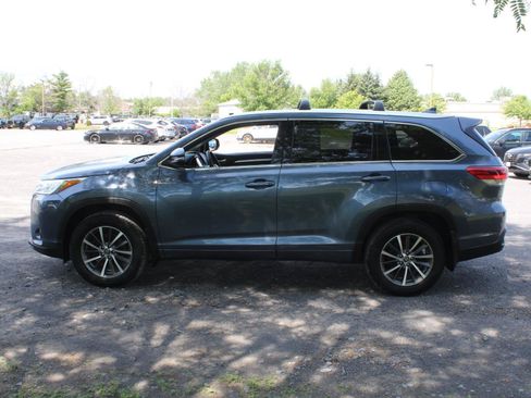Used 2018 Toyota Highlander XLE AWD/4WD image 4