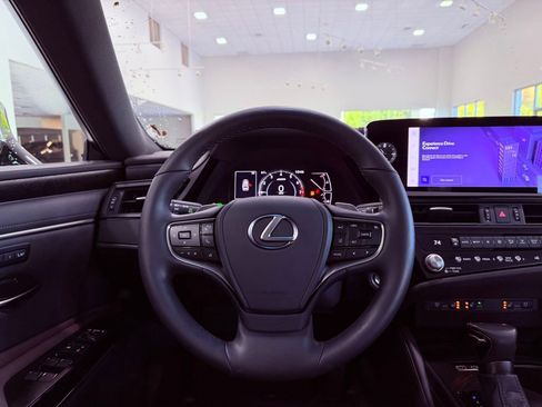 Certified 2024 Lexus ES 350 w/ Premium Package image 17