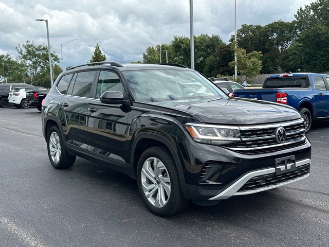 Certified 2023 Volkswagen Atlas SE w/ Panoramic Sunroof Package AWD/4WD image 3