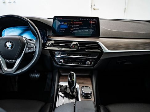 Used 2023 BMW 540i xDrive image 29