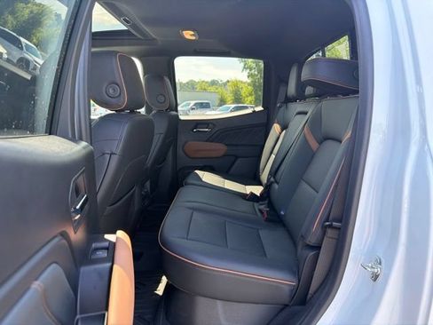 Used 2024 GMC Canyon AT4 w/ AT4 Premium Package AWD/4WD image 17
