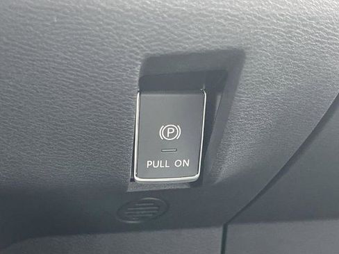 Certified 2023 Nissan Ariya AWD image 6