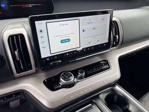 New 2026 Ford Expedition Active image 9