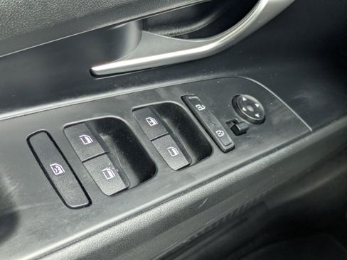 Used 2023 Hyundai Elantra SE FWD image 12