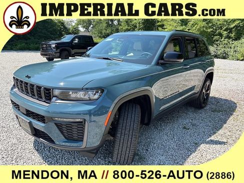 New 2026 Jeep Grand Cherokee Limited w/ Limited Altitude Package AWD/4WD image 5