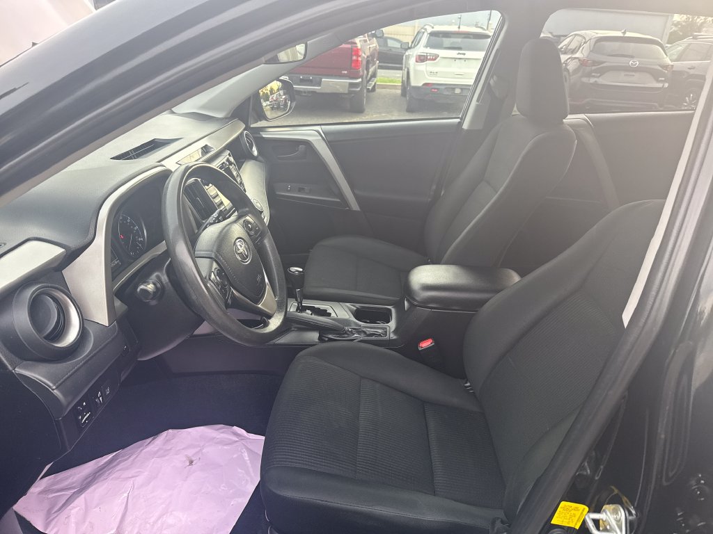 Used 2018 Toyota RAV4 LE w/ All Weather Liner Package AWD/4WD image 13