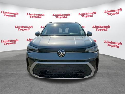 Used 2025 Volkswagen Taos SE image 21