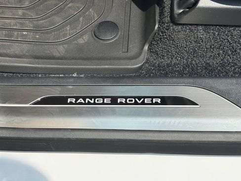 New 2026 Land Rover Range Rover Long Wheelbase SE AWD/4WD image 12