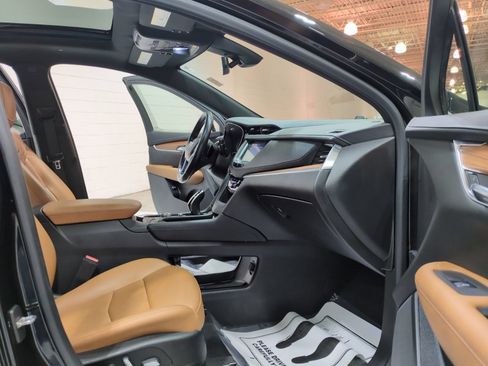 Used 2020 Cadillac XT5 Premium Luxury w/ LPO, Floor Liner Package AWD/4WD image 9