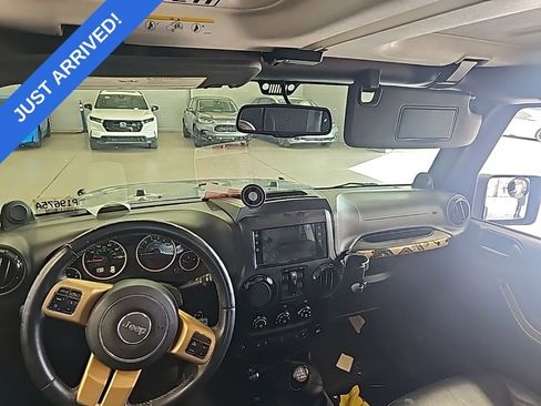 Used 2014 Jeep Wrangler Unlimited Sahara image 5