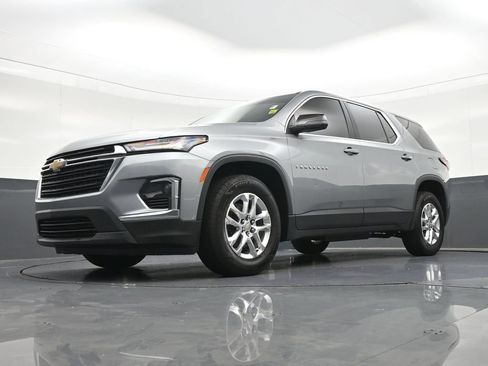 Used 2023 Chevrolet Traverse LS FWD image 24