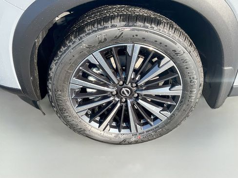 New 2026 Nissan Pathfinder Platinum image 34