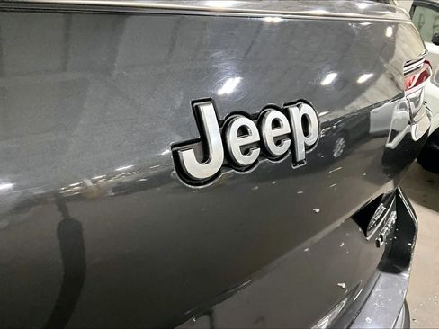 Used 2022 Jeep Grand Cherokee L Limited AWD/4WD image 31