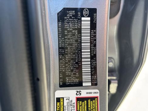 Used 2025 Toyota Camry SE image 29