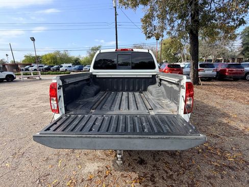 Used 2015 Nissan Frontier SV w/ SV Value Truck Package image 7
