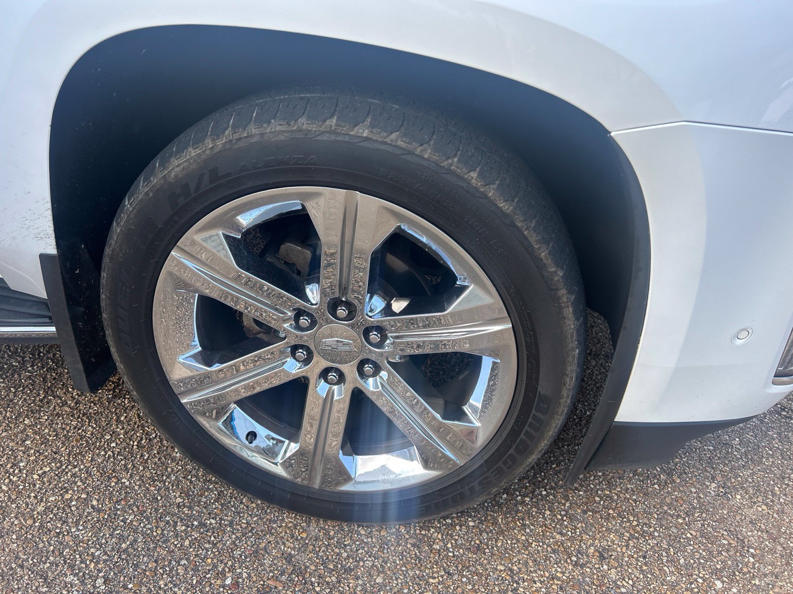 Used 2019 Cadillac Escalade Luxury AWD/4WD image 3