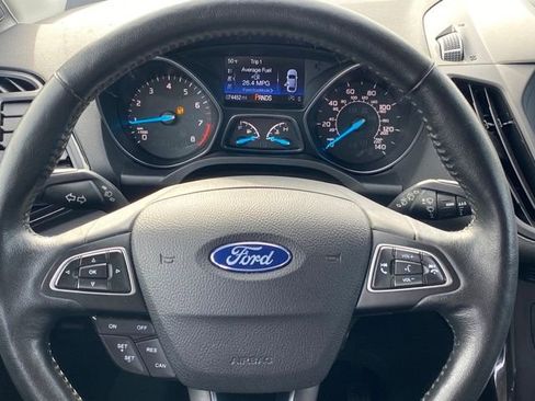 Used 2019 Ford Escape Titanium image 9