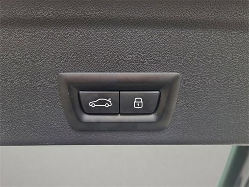 Used 2024 BMW X6 xDrive40i w/ Premium Package image 13