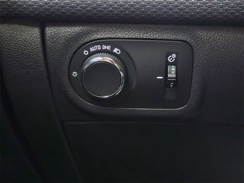 Used 2017 Chevrolet Cruze LT image 31